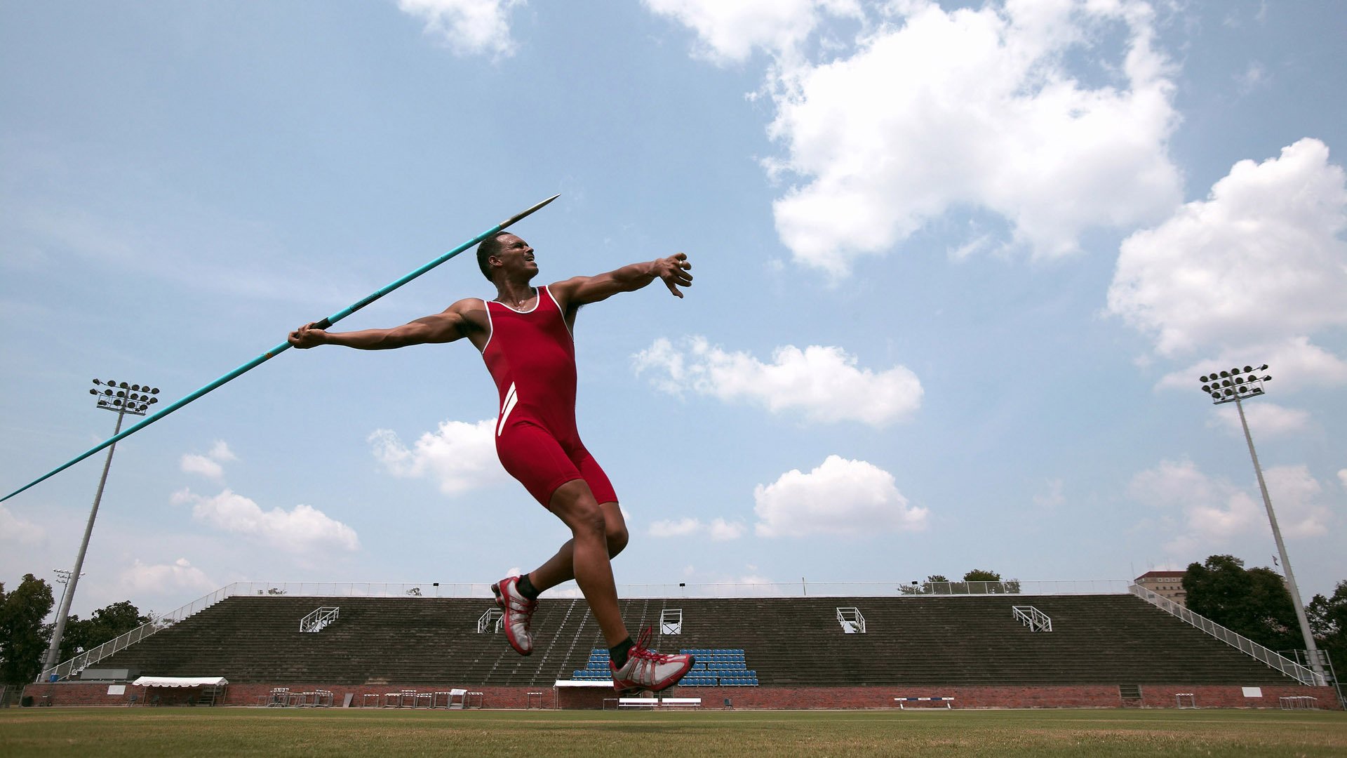 社区话题：观众投票揭晓本月最佳操作与精彩回放，观众投票小程序