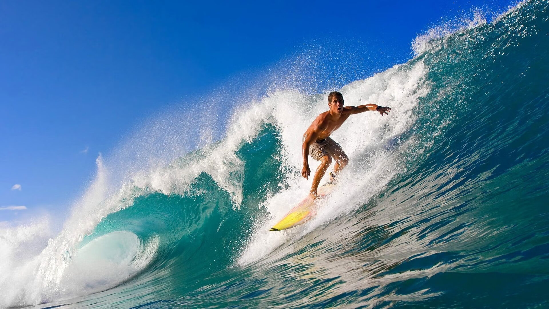 世界田径:肯尼亚跑者连续破纪录,赛场火爆!,肯尼亚跑步视频