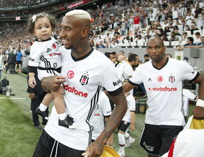 九游9游-曼联中场埃利奥特·安德森抢断表现亮眼，曼联安德森采访